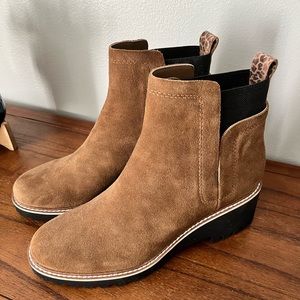 Like New Dolce Vita Waterproof Boots Size 9.5
